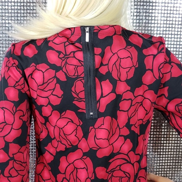 Black + Red Rose No-Wrinkle Zip-Up Top Valentines - Picture 2 of 4
